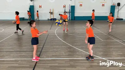 世界杯小组赛抽签揭晓，各组形势激烈，比利时、西班牙、法国等强队争夺晋级，姆巴佩与哈兰德有望对决，阿根廷实力强劲，晋级概率极高。